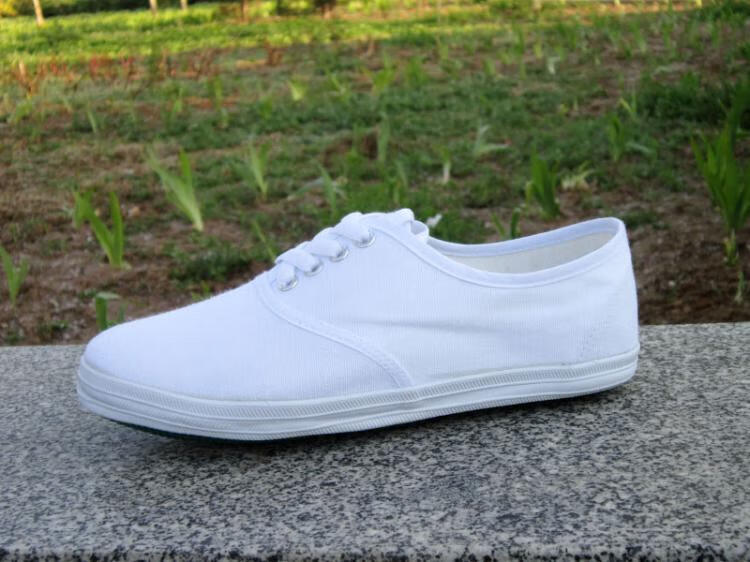 学校指定白饭鱼鞋子小学生男女全码小白鞋中小学生团体操鞋系带网球鞋