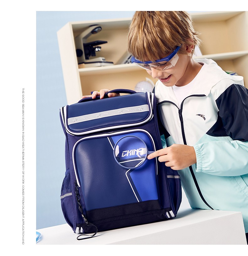 安踏儿童律动减压书包2021年上学书包中小学生书包大容量双肩包男商场