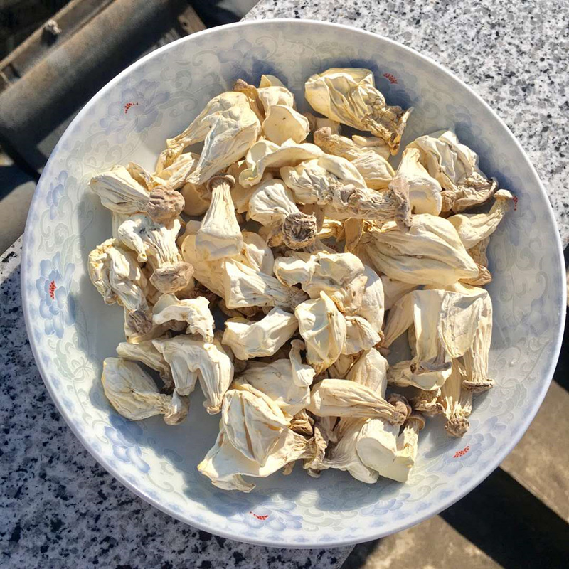 10030005594596商品名称:武夷山长寿菇白灵菇人参菇白菇茶花菇特产