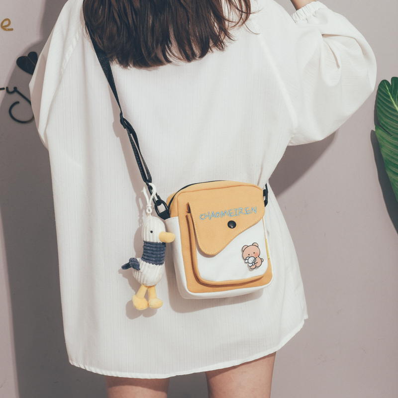 大学生包包小挂包女夏天小包包女2021潮古着感文少女手机包帆布斜挎包