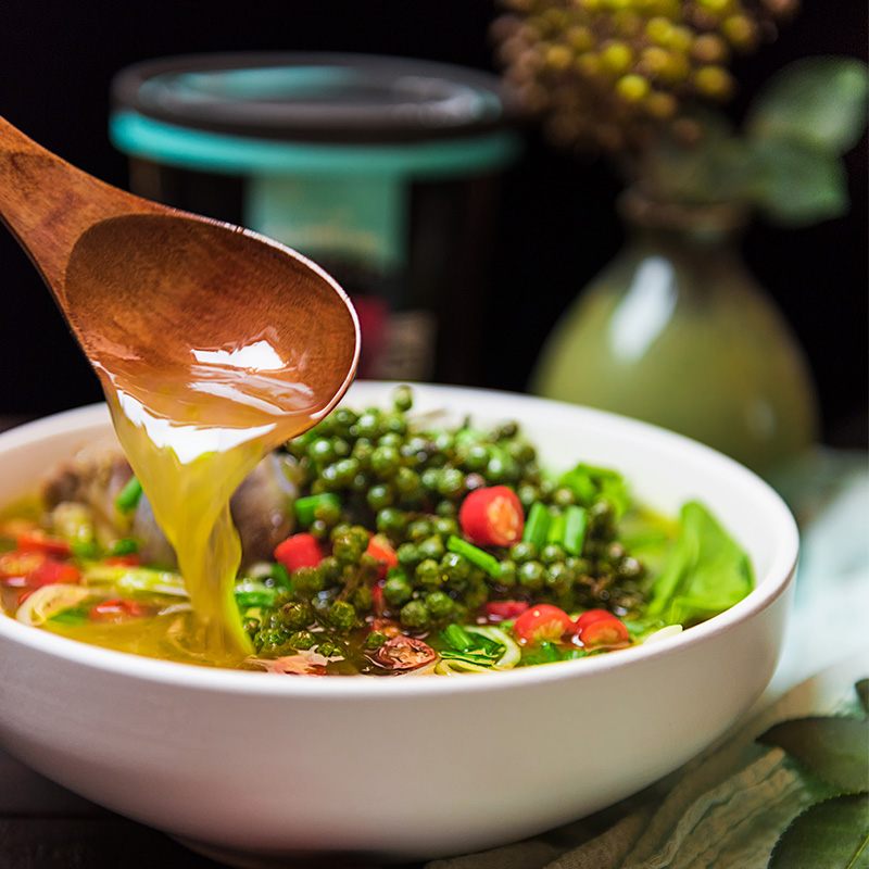 【三只松鼠_抖唇面87gx2桶_藤椒汤面】方便速食桶装泡面方便面 抖面