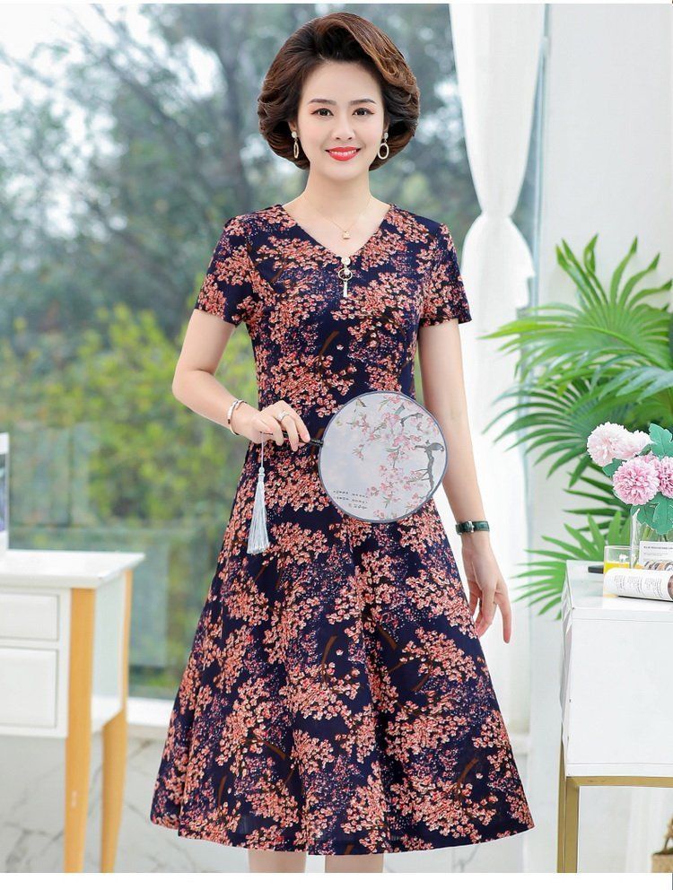 中老年连衣裙显瘦405060岁大号连衣裙中长款妈妈装夏2022新款藏青树
