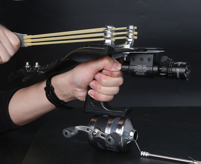 崛适新款打鱼黑鹰弹弓绿激光瞄准器套装鱼镖渔轮鱼鹰射箭器