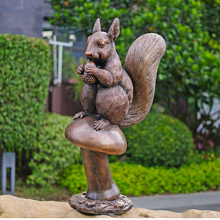 仿真大型松鼠雕塑假的塑料园区景观动物摆件摆设小品模型草坪室外松鼠