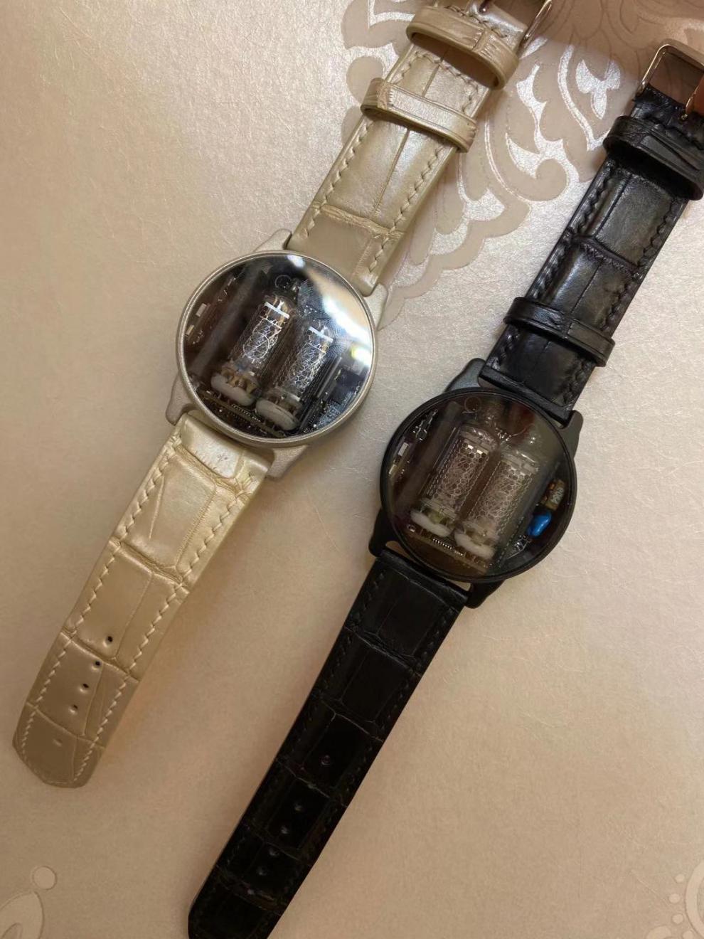 流彗辉光管手表辉光管手表小体积辉光手表铝正圆灰色左蓝右绿