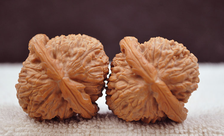 览日鸟新品文玩核桃把玩核桃小尺寸四座楼狮子头官帽苹果园秋子精品小