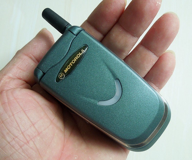 motorola/摩托罗拉 v8088经典翻盖备怀旧收藏备用移动戒网手机 绿色