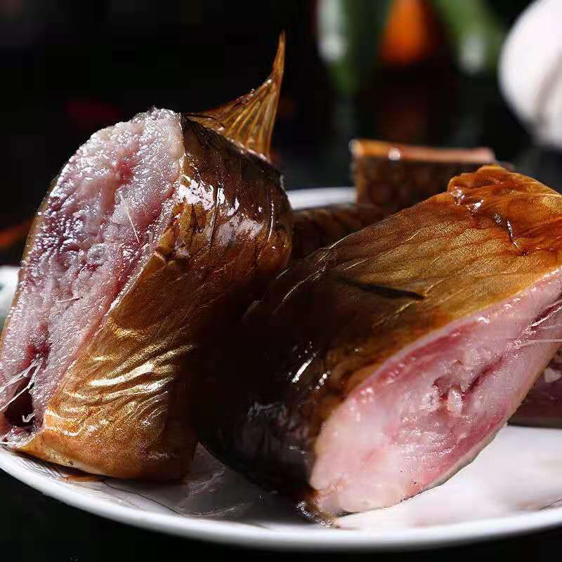 俄罗斯风味熏鱼大马哈鱼整条熏鱼秋刀鱼野餐开袋即食下酒菜大马哈鱼块