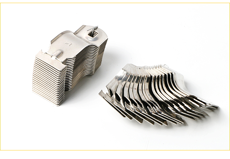 初黎304不锈钢p型管卡槽钢抱箍管夹绝缘防震304c型钢不锈钢p型卡dn15