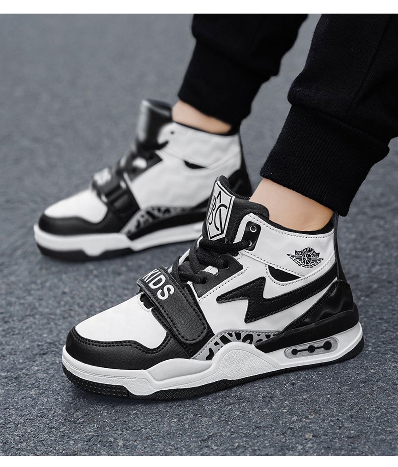 乔丹中国专卖特价捡漏男孩运动鞋秋季新款7皮面防水8中童0岁高帮板鞋