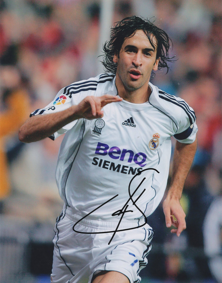 收藏劳尔r7亲笔签名照片裱框含sa证书皇马不易流行