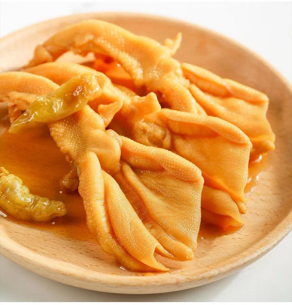 泡椒无骨鸭掌脱骨零食小吃22克独立包装去骨鸭爪春江无骨鸭掌22克10包