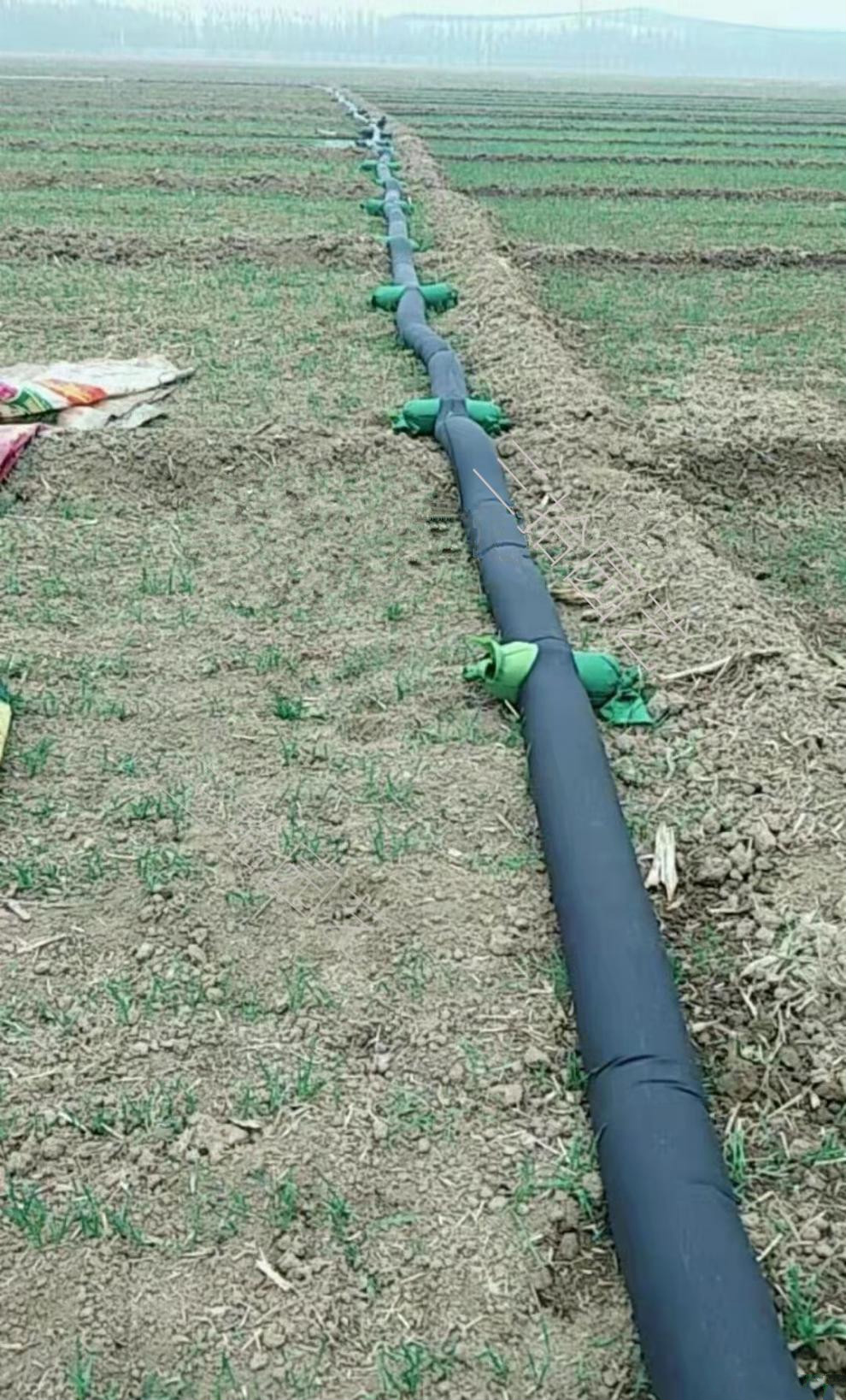 农村浇地水管安装接头图片
