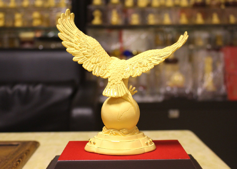 瑞天祥24k绒沙金开业礼品摆件商务礼品创意家居装饰品工艺品黄金鹰
