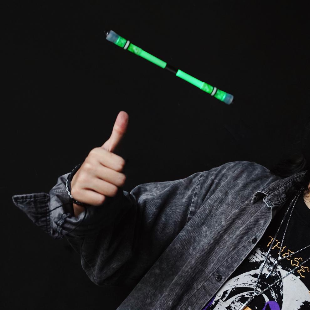 2022新款 nope先生网红转转笔迷彩元素转笔抗摔发光网红神器初学者