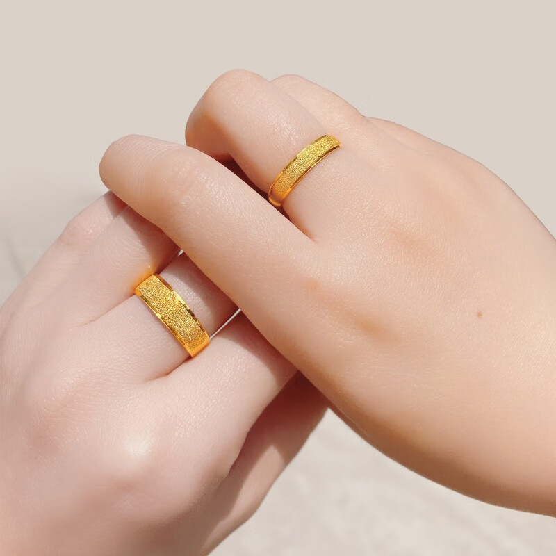 戒指情侣男女款戒子一对999足金素圈指环订婚对戒结婚戒配证浪漫玫瑰