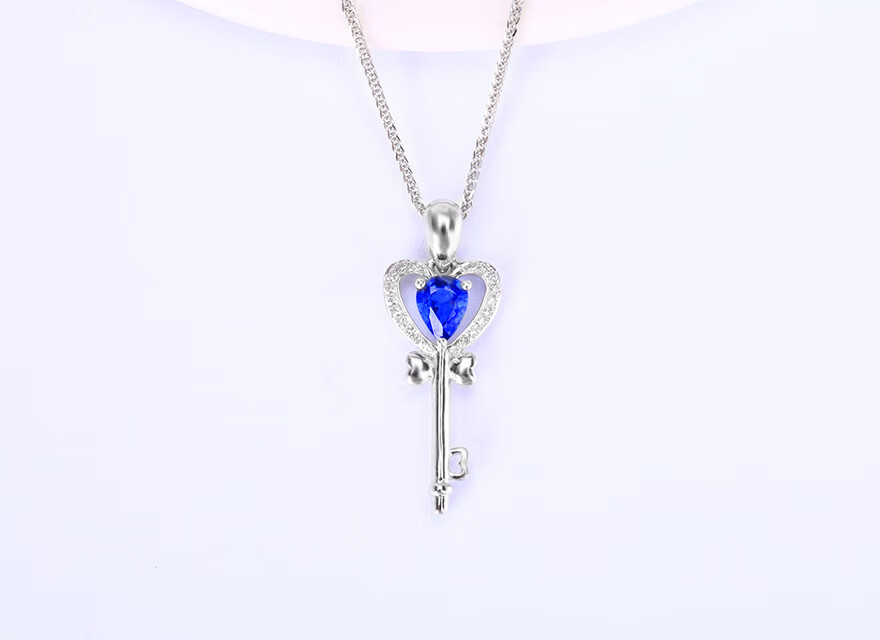 621号048克拉天然蓝宝石吊坠女18k金镶钻石心形钥匙彩宝定制