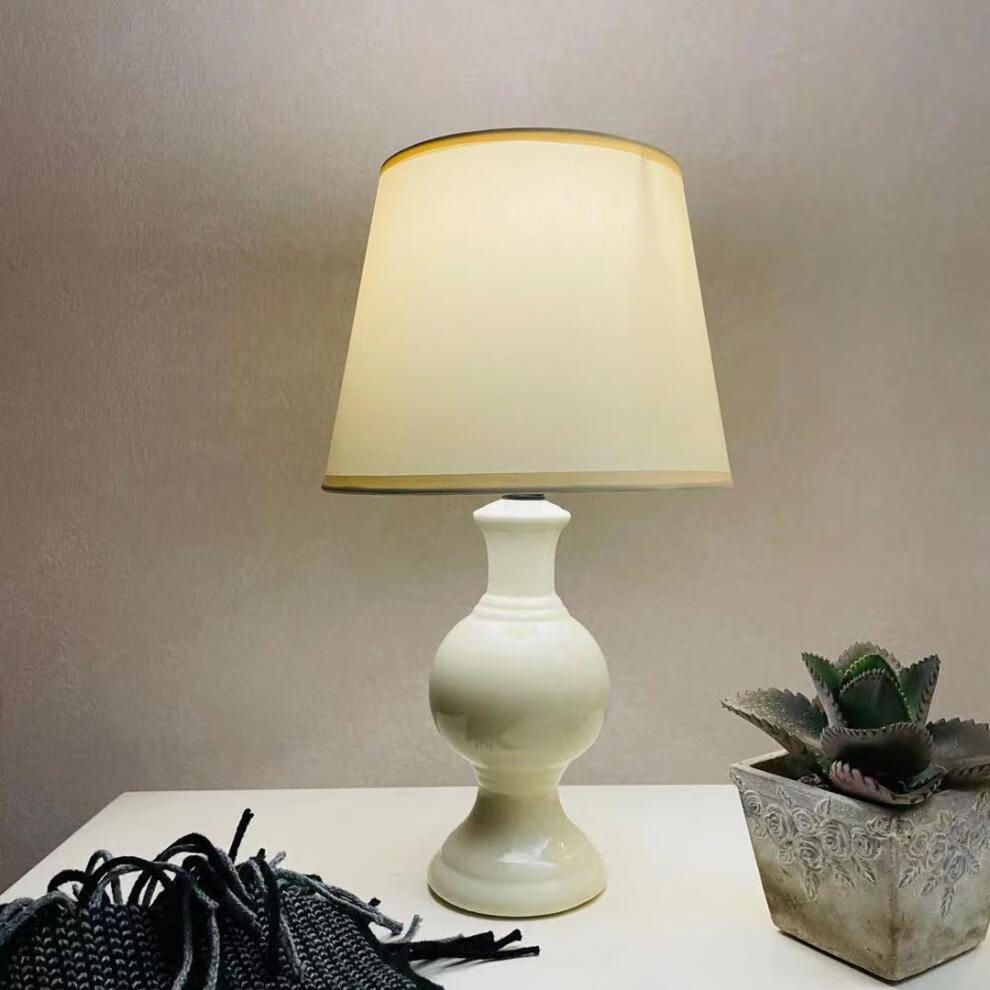 上新台灯结婚红色喜庆陪嫁长明灯卧室床头灯北欧陶瓷装饰布罩阅读台灯