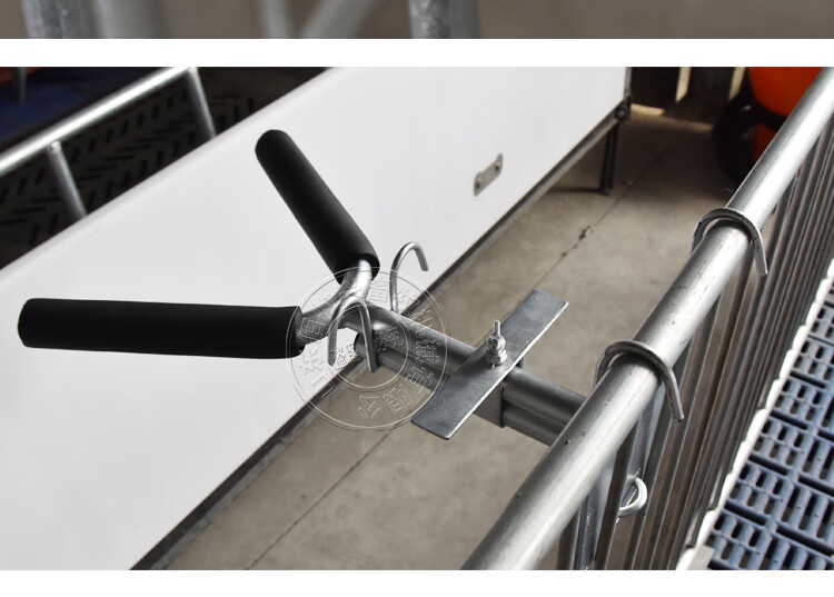 阉割架阉割器小猪阉割器滑保护套阉猪器阉猪架阉猪工具镀锌三角阉猪架