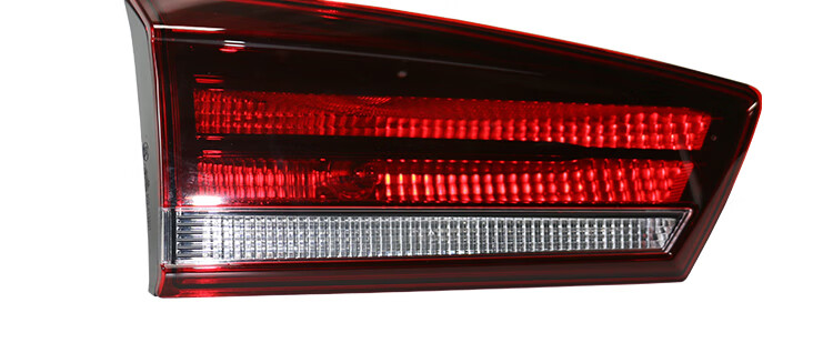 适用五菱宝骏360后尾灯总成后雾灯总成后杠灯刹车灯倒车灯组合灯后