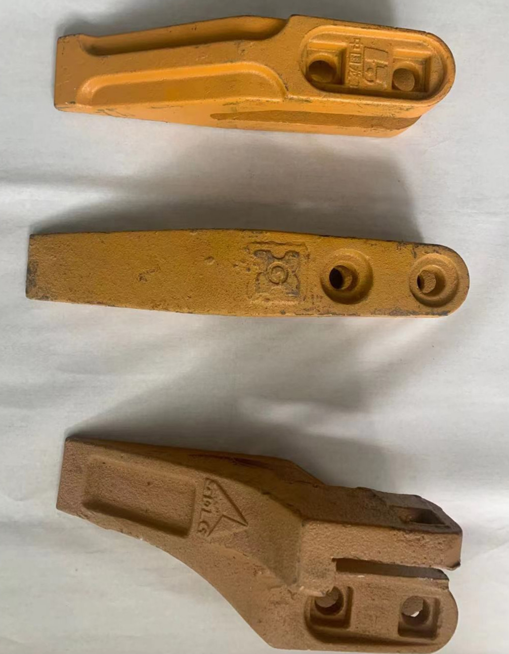 适用于临工徐工50953956955装载机铲齿中齿铲尖边齿铲车斗齿耐磨高