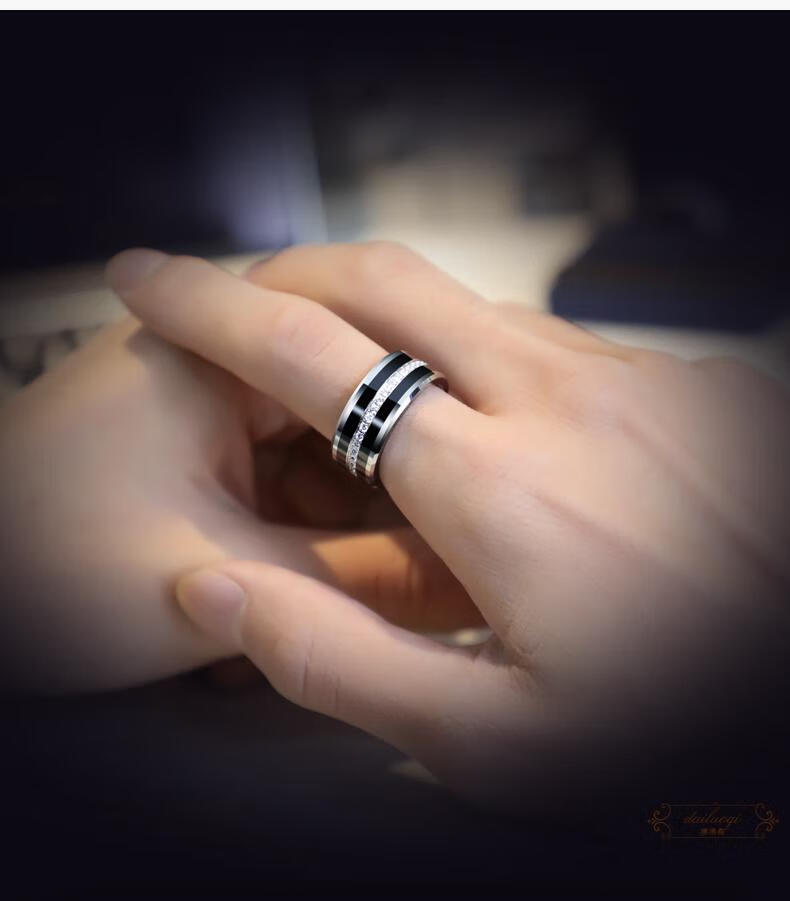 黛洛奇轻奢品牌戒指男士陶瓷指环霸气潮扳指宽钻戒黑色单身戒子情人节