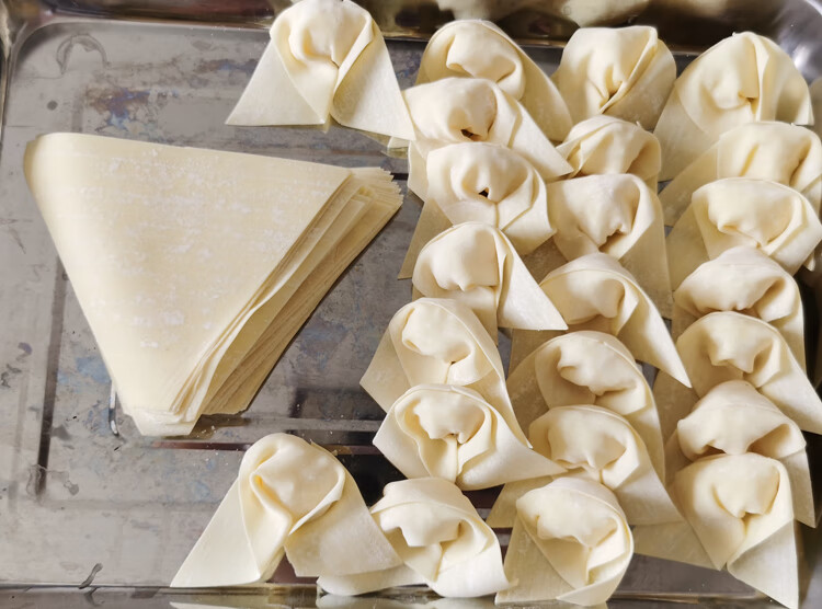 贵州新鲜抄手皮饺子皮混沌皮云吞皮三角形抄皮饺皮梯形抄手2斤装1斤装