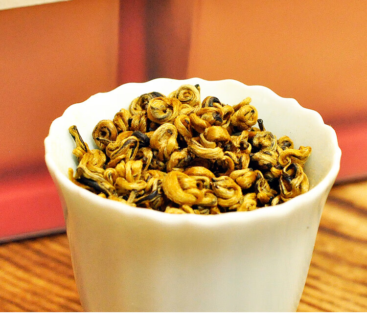 5折正宗凤庆蜜香金螺滇红茶特级云南浓香型古树红茶金芽散装茶叶500g