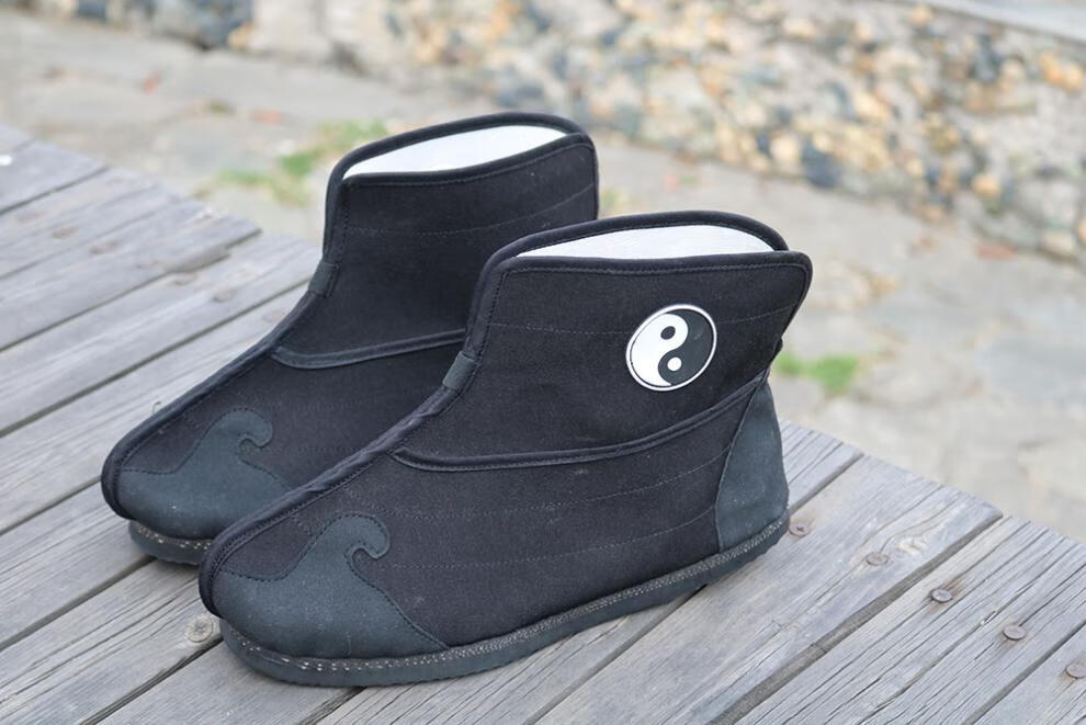 耐磨轮胎底道士鞋棉鞋品牌特价上新黑色加绒轮胎底配云袜拍大一码35