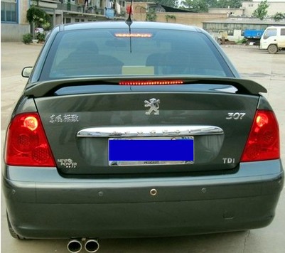 适用于 东风标致307三厢汽车尾翼301 307三厢专用带灯abs改装定风翼