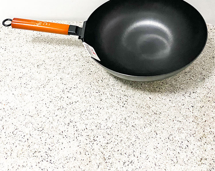 王麻子炒锅不粘锅防烫把手圆底锅燃气灶专用炒菜铁锅家用无涂层【图片