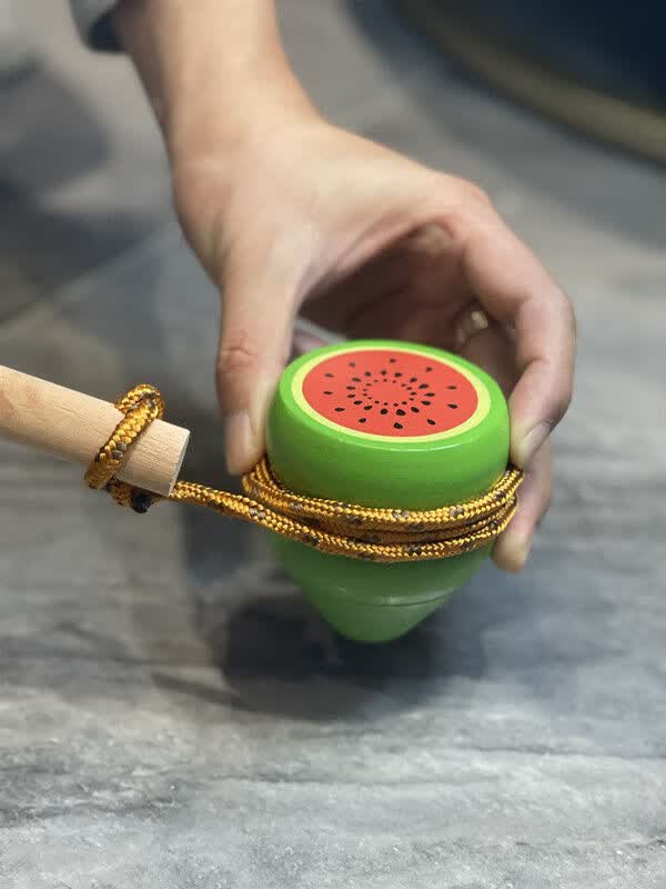 陀螺木质 儿童木制玩具抽打鞭打陀螺实木陀螺户外运动亲子互动学生