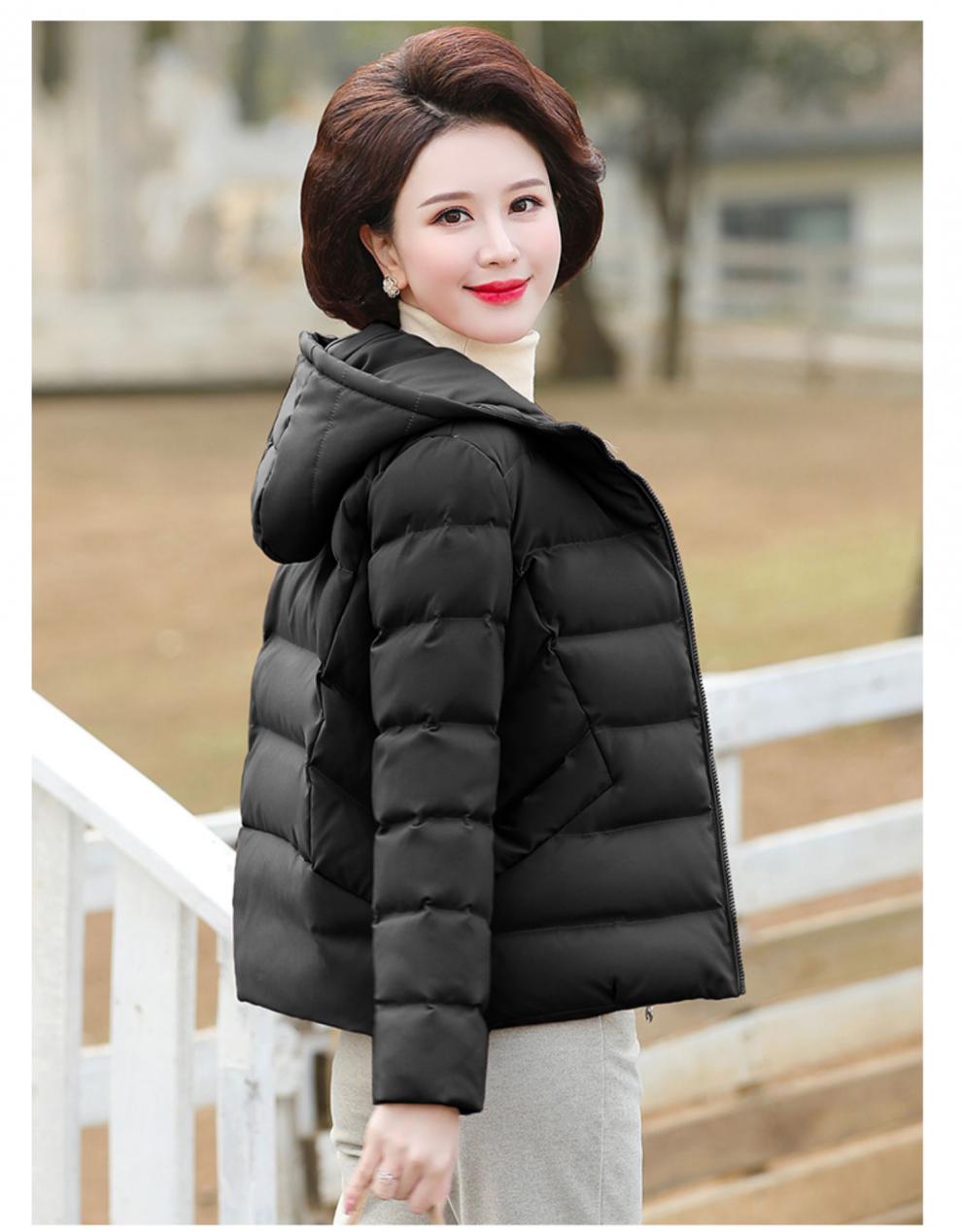 小款中年女士短装羽绒服妈妈秋冬装外套短款衣40岁50中老洋气小袄黑色
