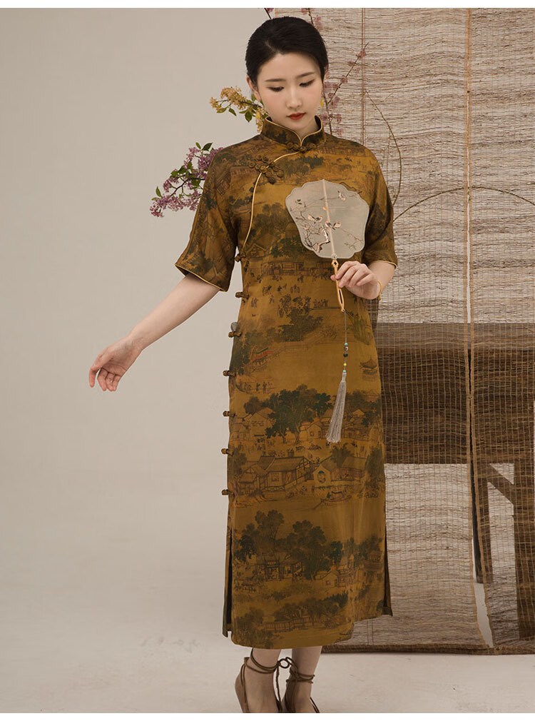 轻奢新中式女装2022春夏新款中式复古香云纱清明上河图印花旗袍棕色