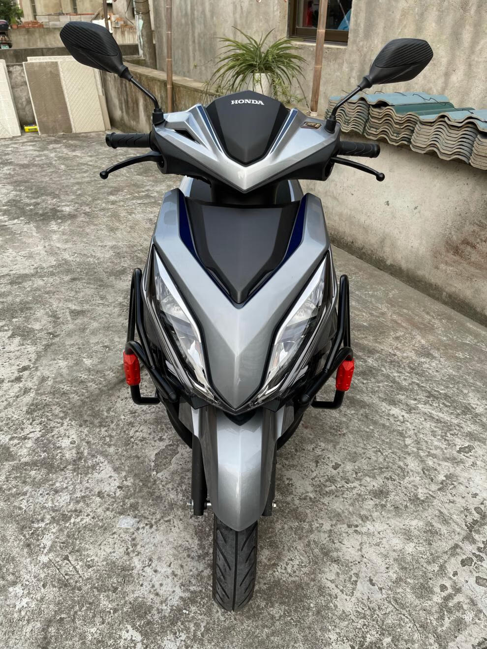 适用于大洲本田裂行125保险杠改装护杠防摔全包围rx125保当季黑色前