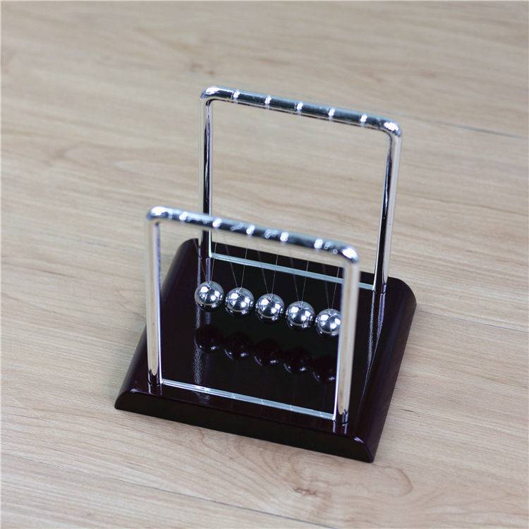 牛顿摆锤牛顿碰撞球摇摆球撞击混沌摆摆锤黑底座精品创意桌面装饰摆件