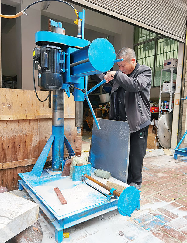 尚琛五金店鹅卵石石材钻孔加工设备摇臂钻石头花盆制作工具全套开孔器
