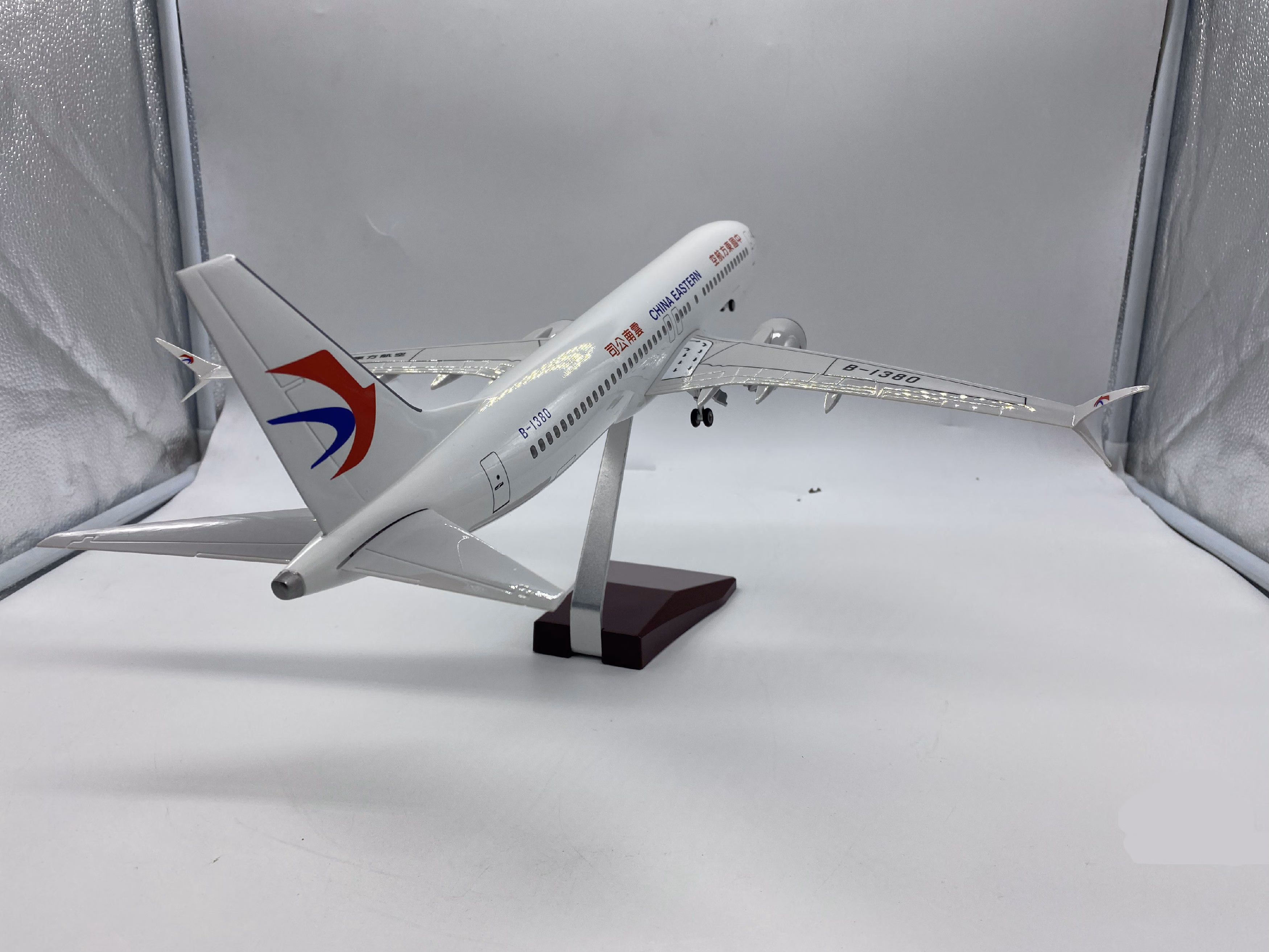 737max波音模型1:82客机东方航空飞机机场地勤车场景摆件 地勤套装