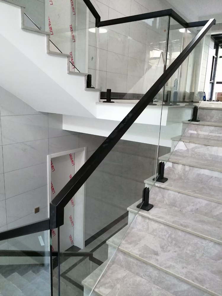 楼梯扶手钢化玻璃扶手楼梯钢槽现代家用室内栏杆超白实木长虹阳台护栏