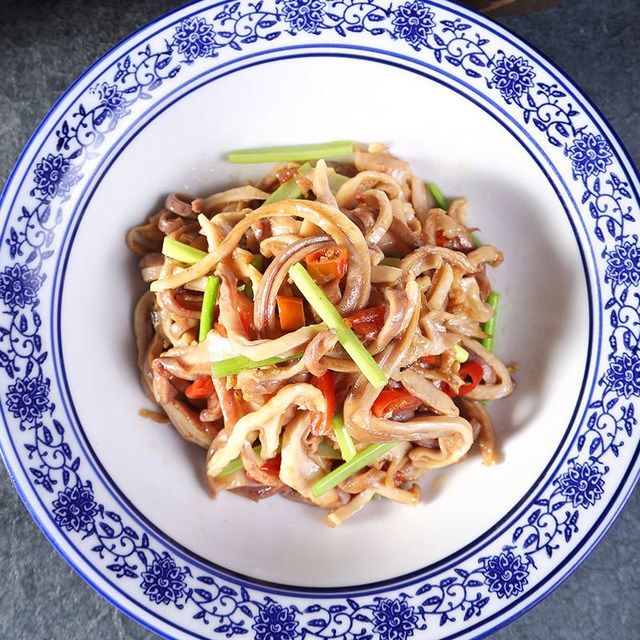 新鲜猪肚丝批发半熟食冷冻猪肚丝脆猪肚尖半成品菜冷冻猪肚丝100g试吃