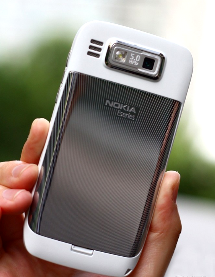 nokia诺基亚e72i按键全键盘经典怀旧直板小学生塞班智能黑色标配512mb