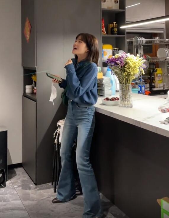 抖音同款井迪儿牛仔衬衫女韩版时尚chic新潮微喇牛仔