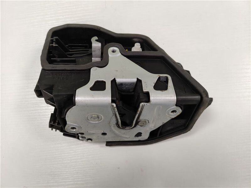 适用宝马3系5系f18e90车门锁块320520523525左前门锁块右前左后务必