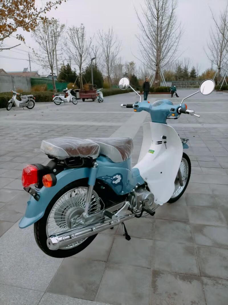 复古幼兽coco喜洋洋弯梁摩托车燃油车国四德尔福电喷可上牌浅灰色