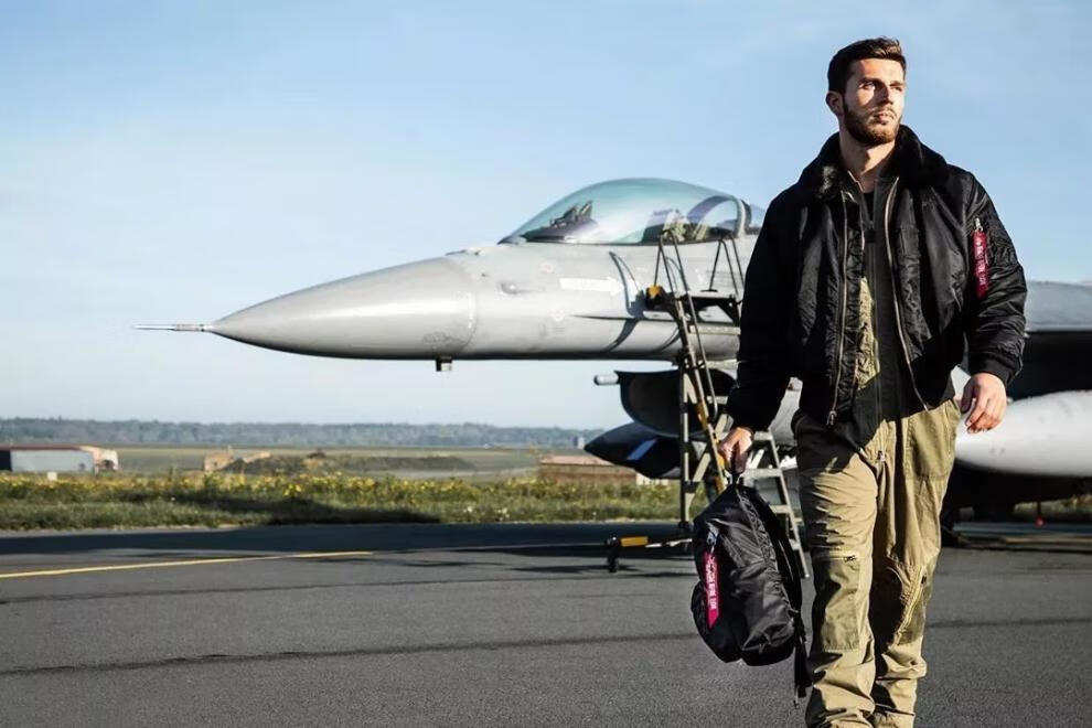 予疆2022 b15美国飞行员夹克棉服男战术军迷翻领毛领可拆外套 黑色 xs