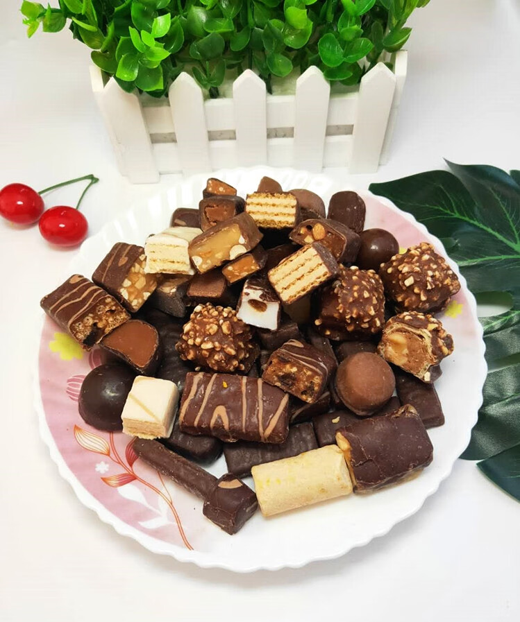 俄罗斯进口糖果夹心巧克力高端混装混合散装多口味糖块过年巧克力混糖