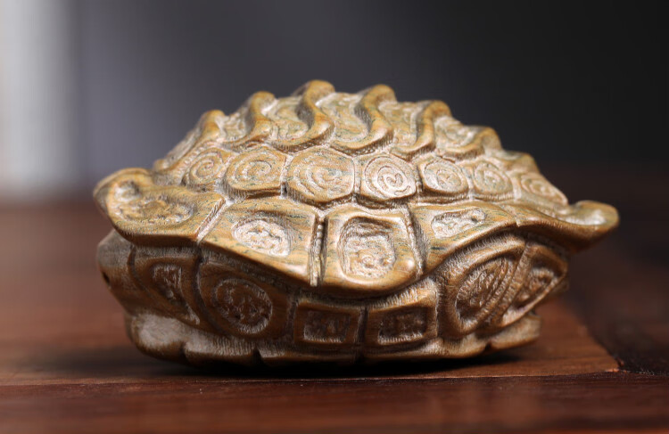 龟壳车挂件摆件文玩手把件家居装饰品创意工艺品绿檀木雕把件625232cm