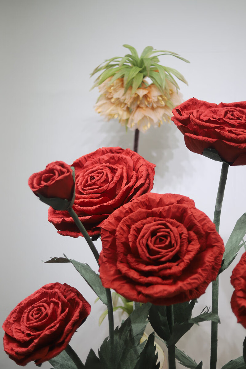 婚庆舞台背景现场道具拍摄定制 七夕玫瑰纸艺花装饰布置婚礼婚庆橱窗