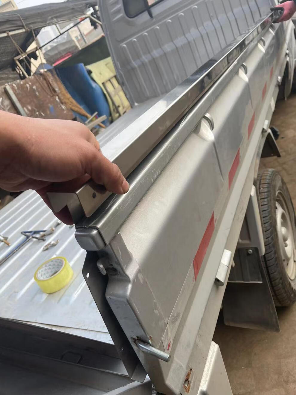 五菱荣光小卡不锈钢车厢护板单排双排包车帮铺车底专用花纹不锈钢双排