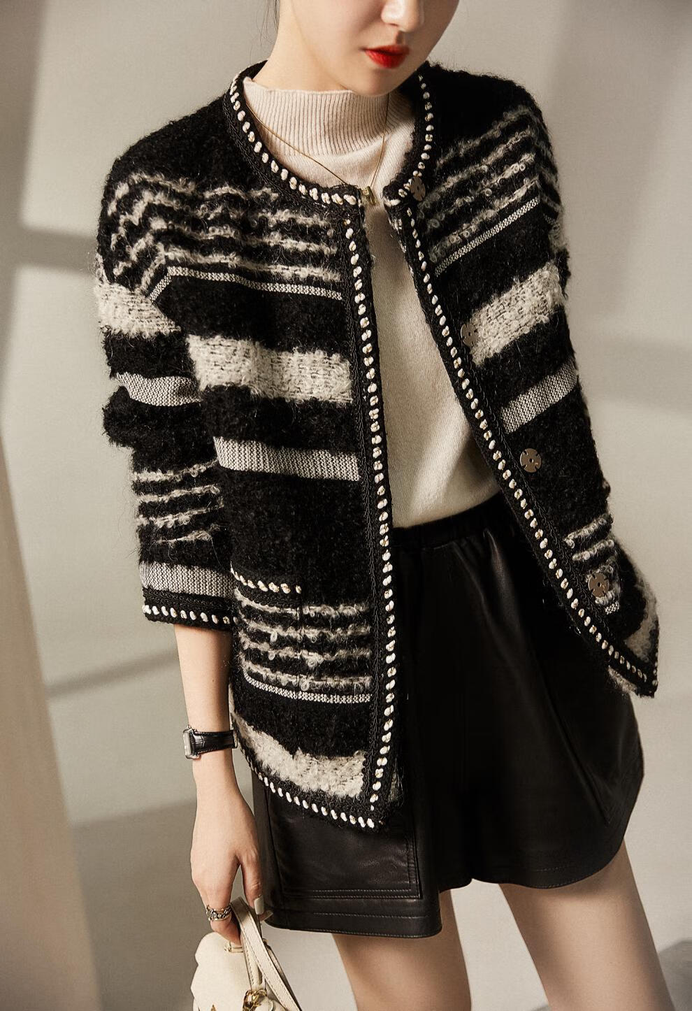 sxa香港潮牌小香风格黑色短款外套女装2021秋冬新款名媛气质百搭圆领